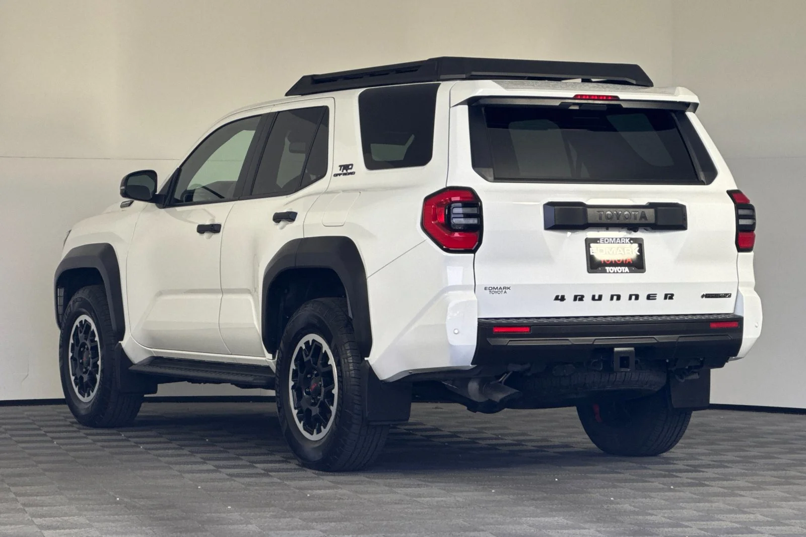 2025 Toyota 4Runner TRD Off-Road - Photo 5