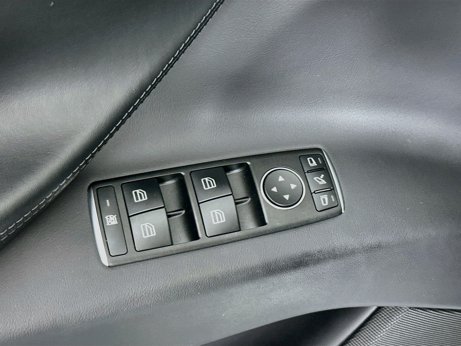 Used 2020 White Tesla Long Range image 17