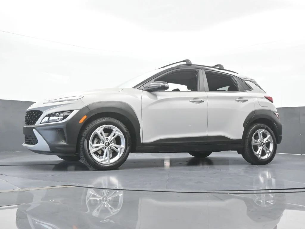 Used 2023 Cyber Silver w/Black Roof Hyundai SEL image 50