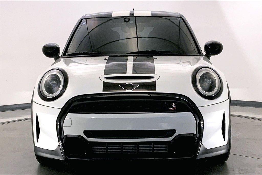 Used 2024 White Metallic MINI  image 2