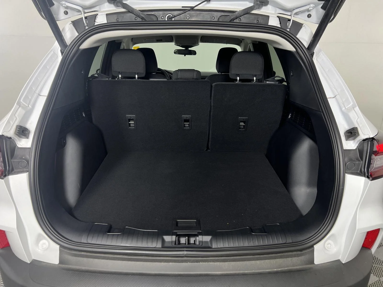 Certified Used 2024 Oxford White Ford Active image 20