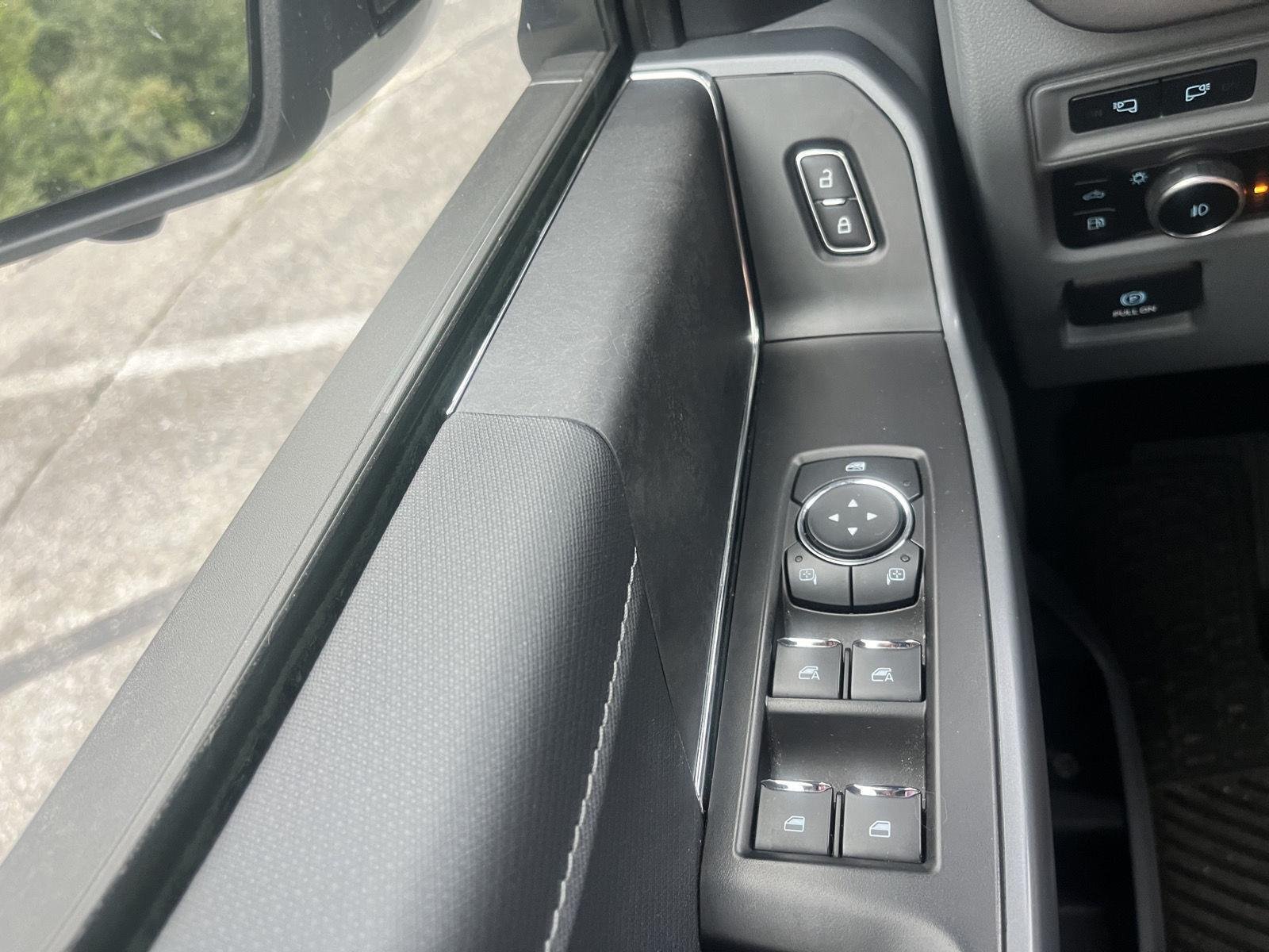 Used 2024 Iconic Silver Ford XLT image 23