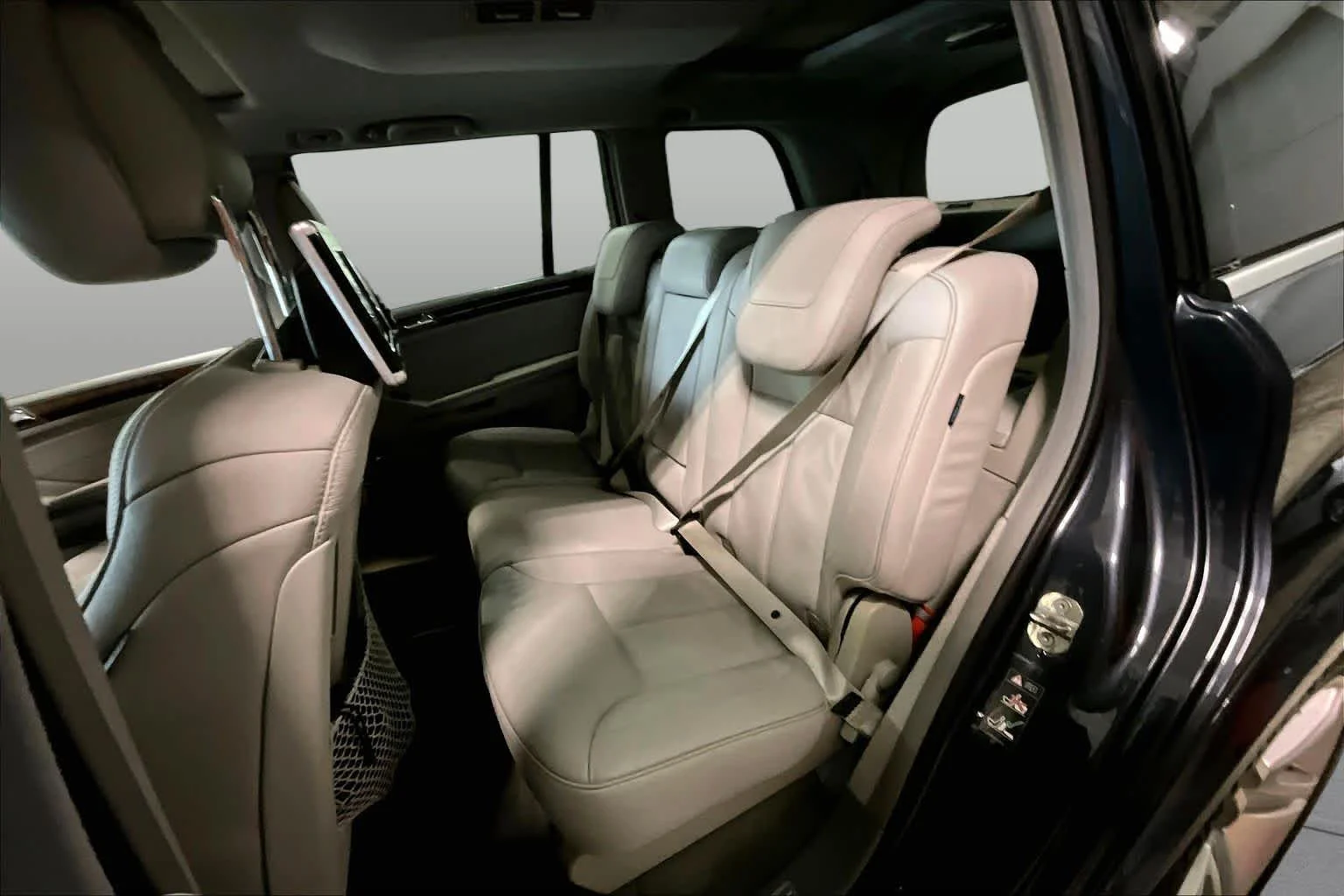 Used 2011 Black Mercedes-Benz GL 550 image 21