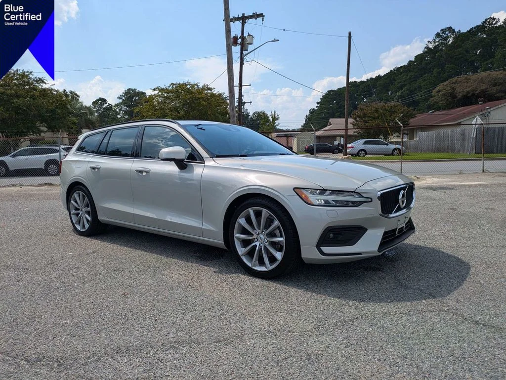 2020 Volvo V60 31