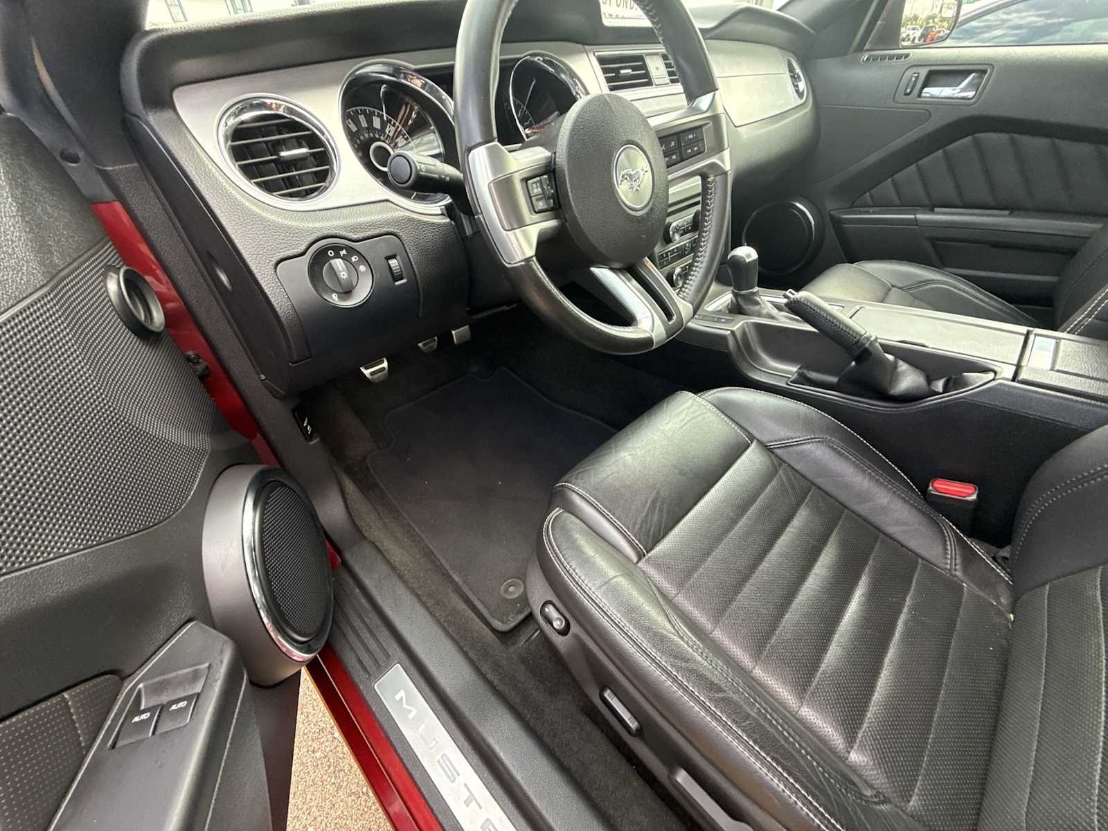 Used 2014 Black Ford GT Premium image 30