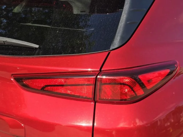 Used 2023 Red Hyundai SEL image 9