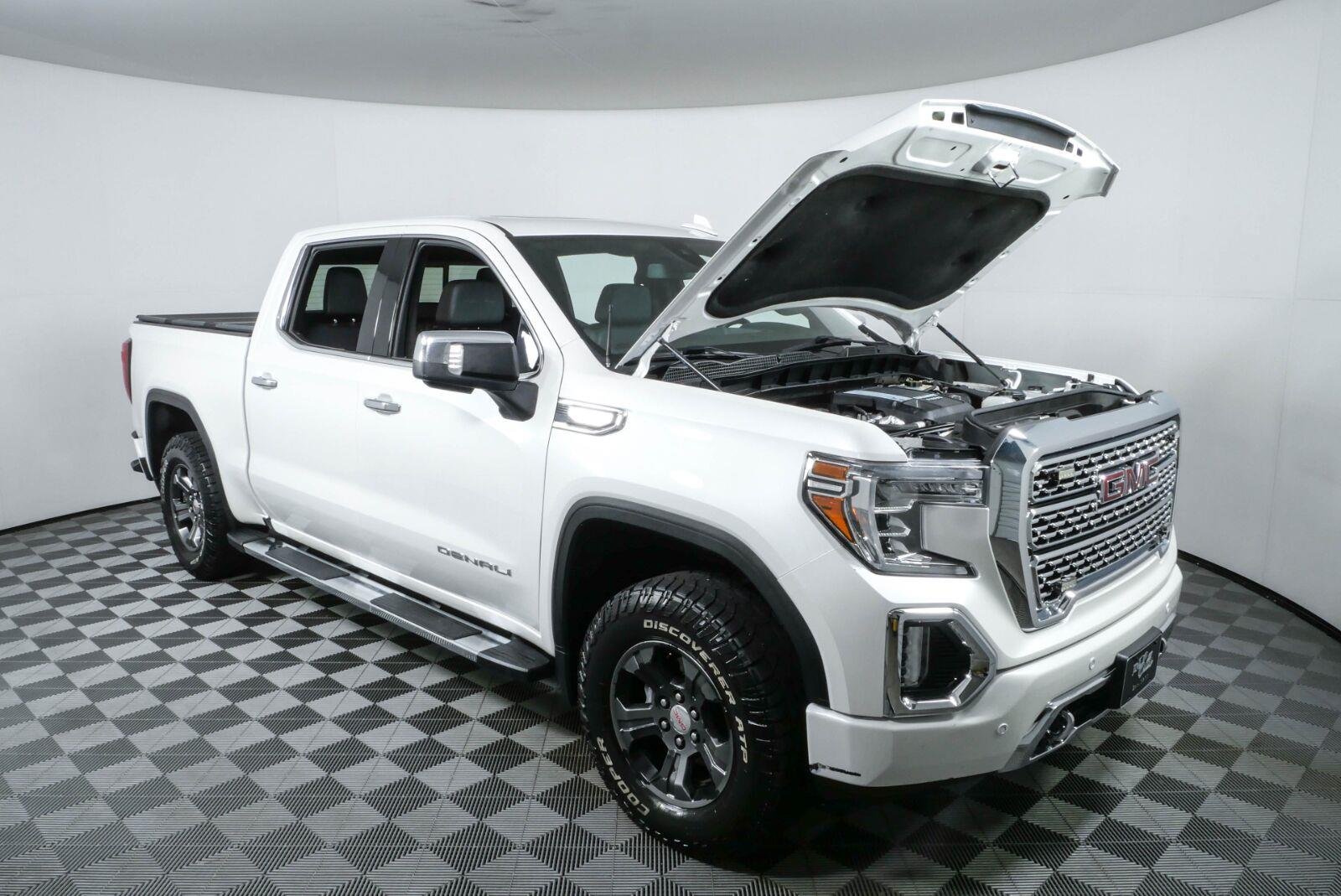 Used 2021 White GMC Denali image 33