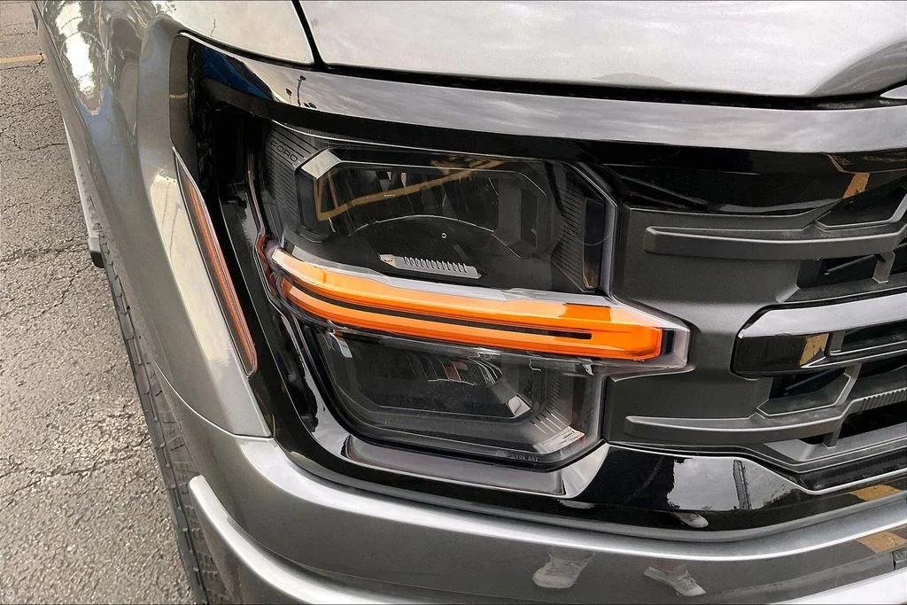 New 2026 Carbonized Gray Metallic Ford XLT image 28