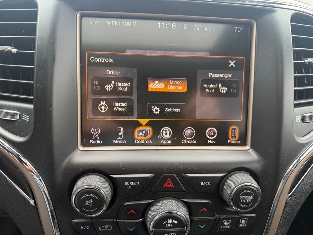 Used 2014 Silver Jeep Limited image 26