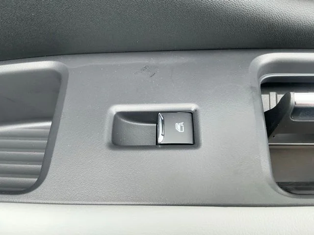 New 2026 Star White Metallic Tri-Coat Ford MAX Platinum® image 32