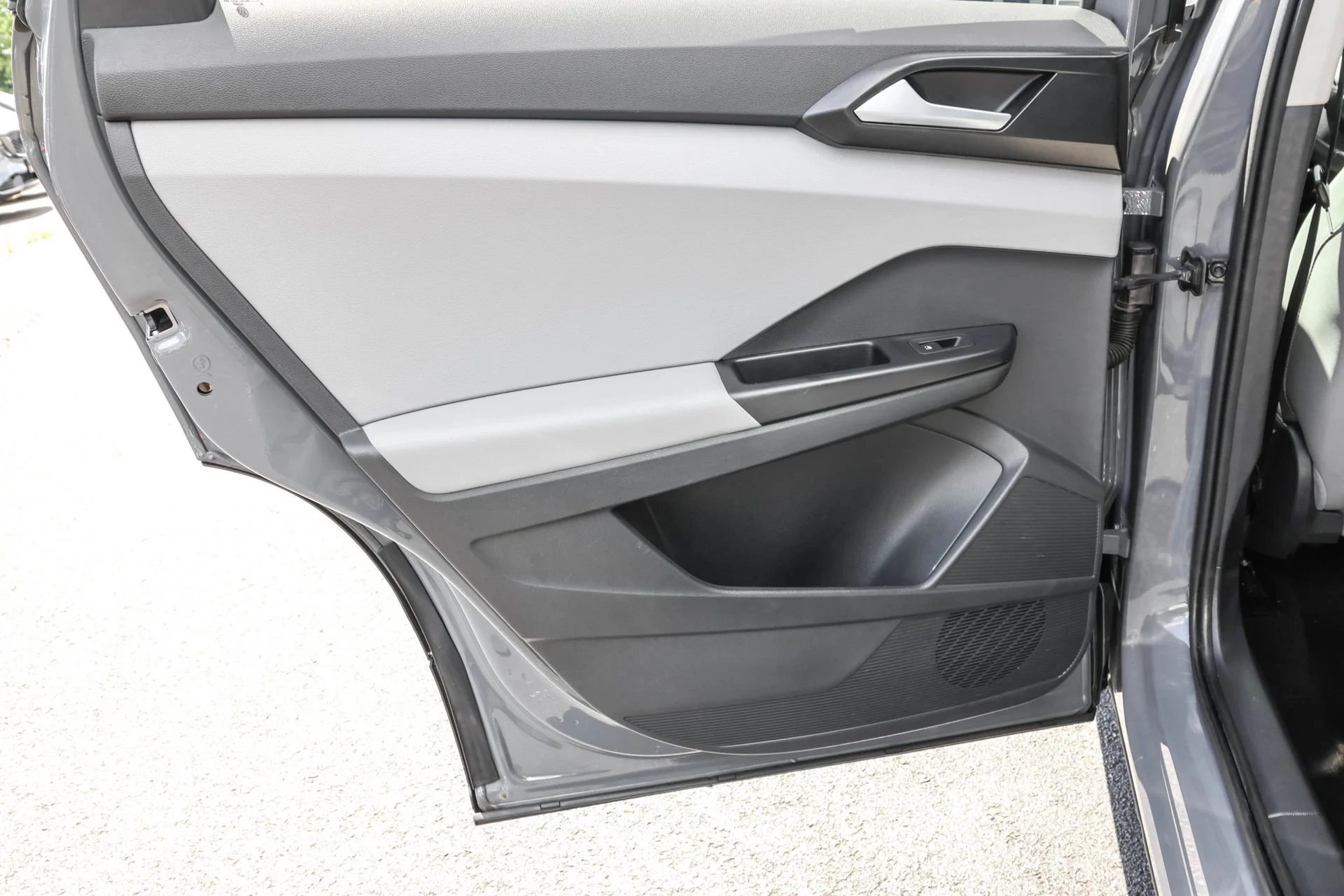 2023 Volkswagen Taos SE - Photo 36