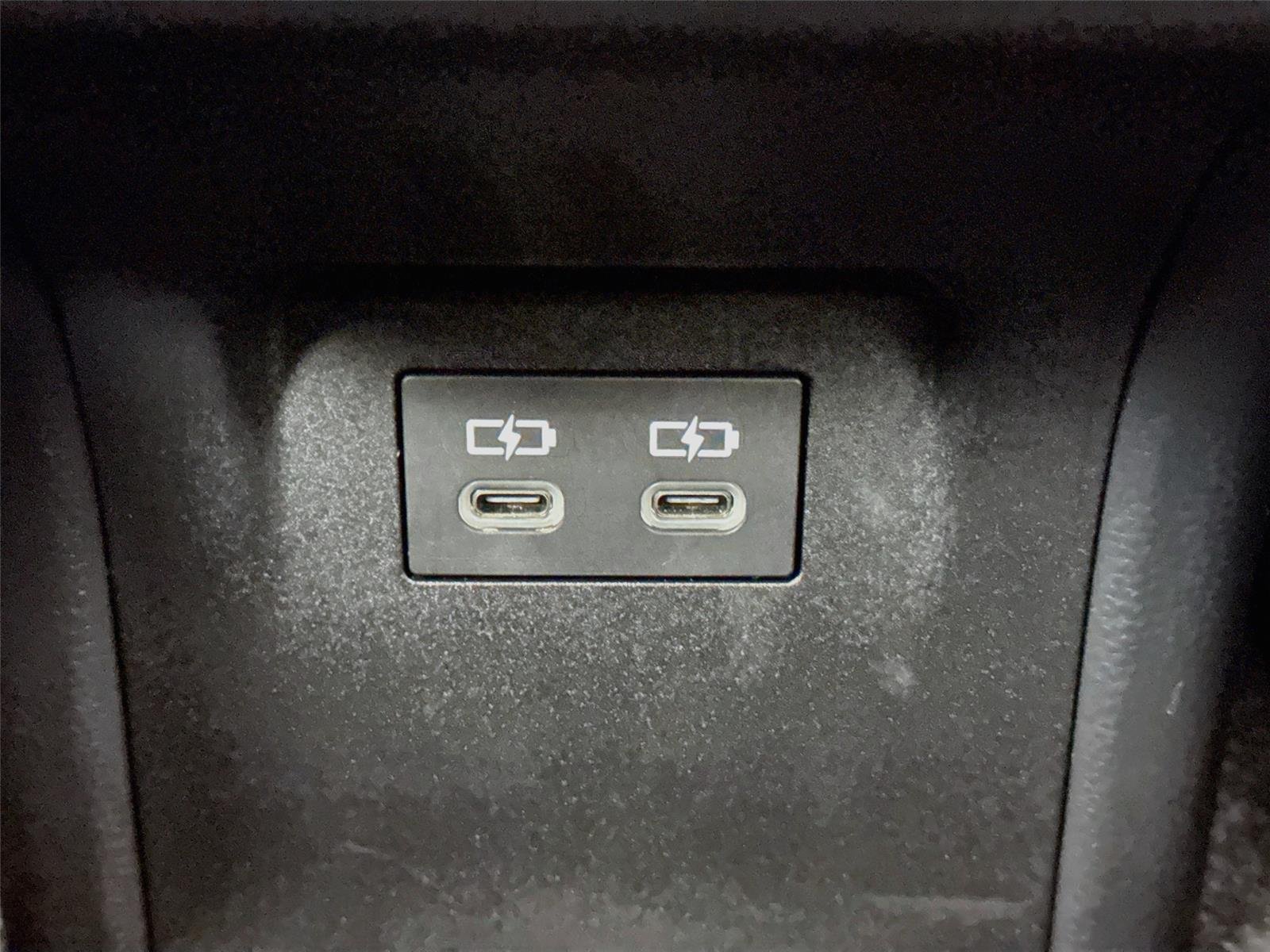 Used 2025 Wind Chill Pearl Toyota LE image 33
