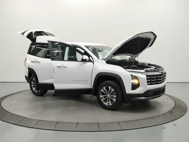 New 2027 White Chevrolet LT image 10
