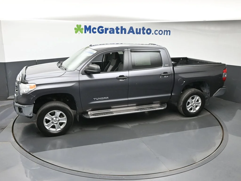 Used 2017 Gray Toyota SR5 image 22