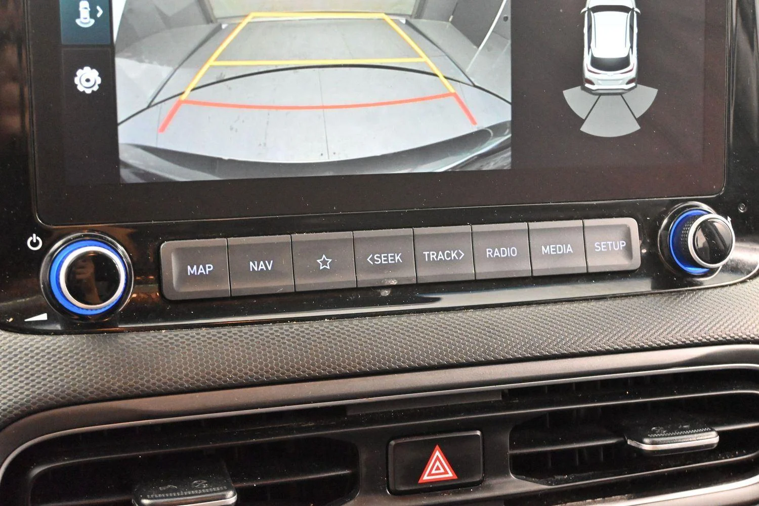 Used 2022 Thunder Gray Hyundai Limited image 21