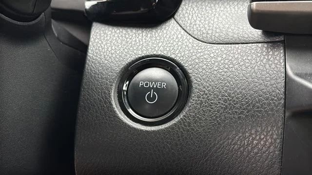 Used 2025 White Toyota LE image 27