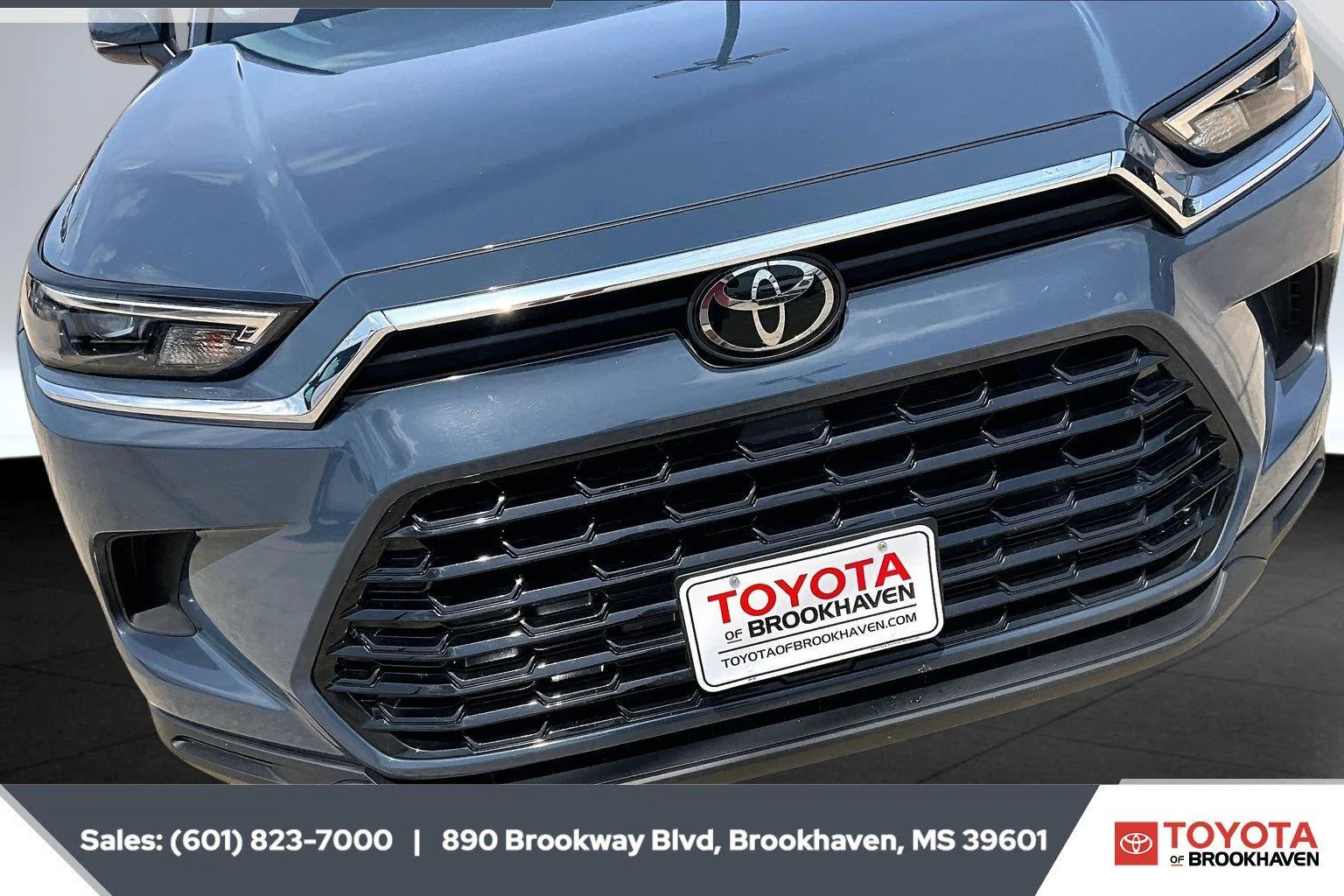 Used 2025 Storm Cloud Toyota XLE image 22