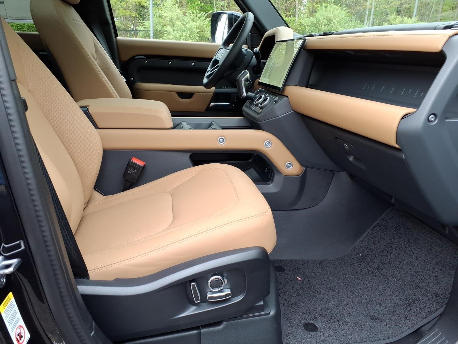 New 2026 Santorini Black LAND ROVER S image 3