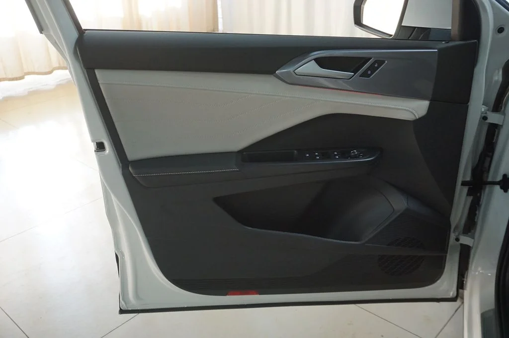 New 2026 White Volkswagen 1.5T SEL image 21