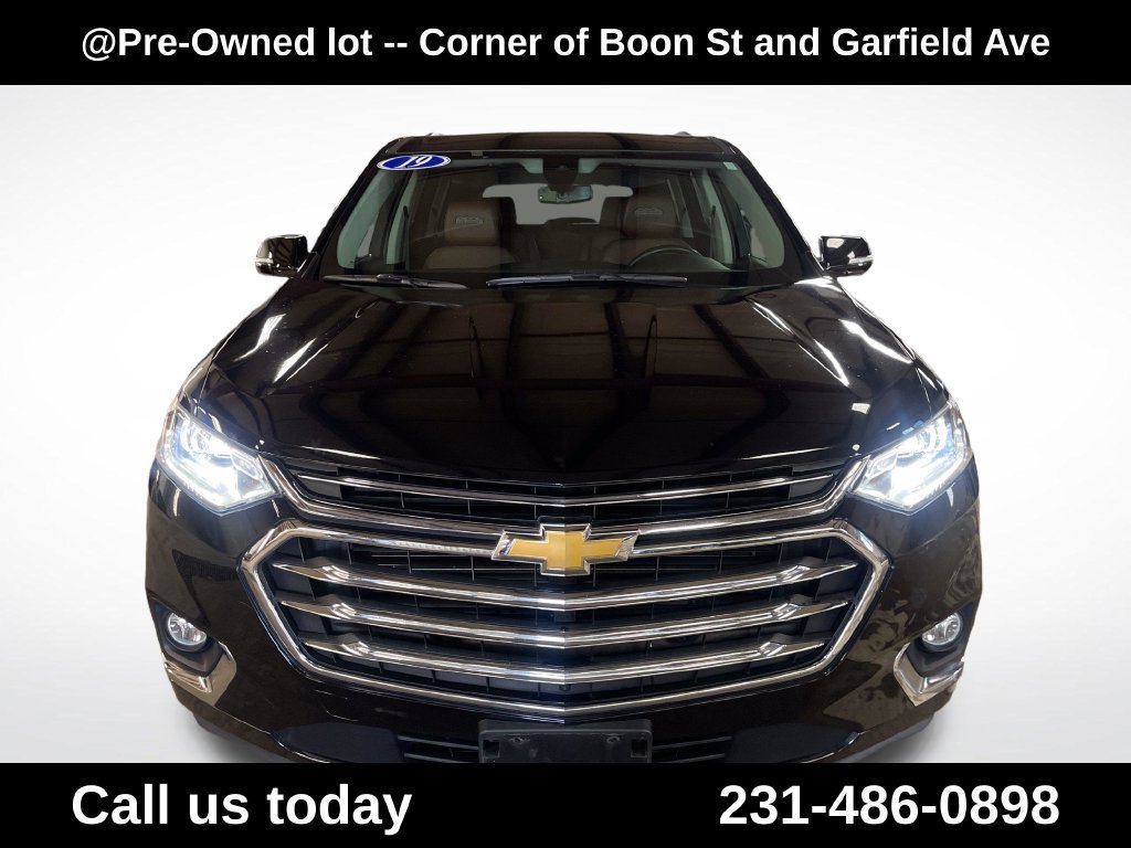 Used 2019 MOSAIC BLACK METALLIC Chevrolet High Country image 8
