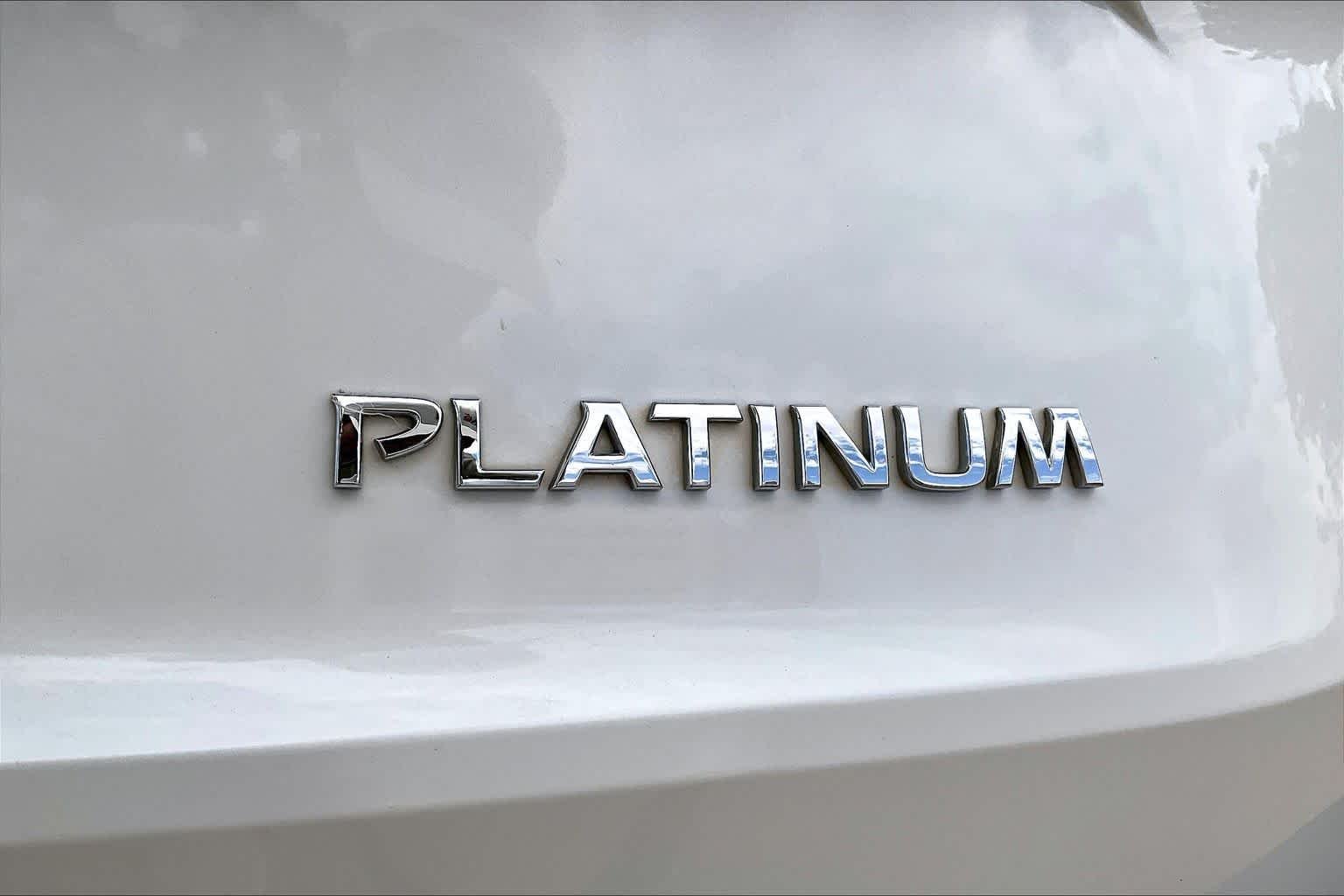 Used 2023 Pearl White Tricoat/Super Black Nissan Platinum image 9