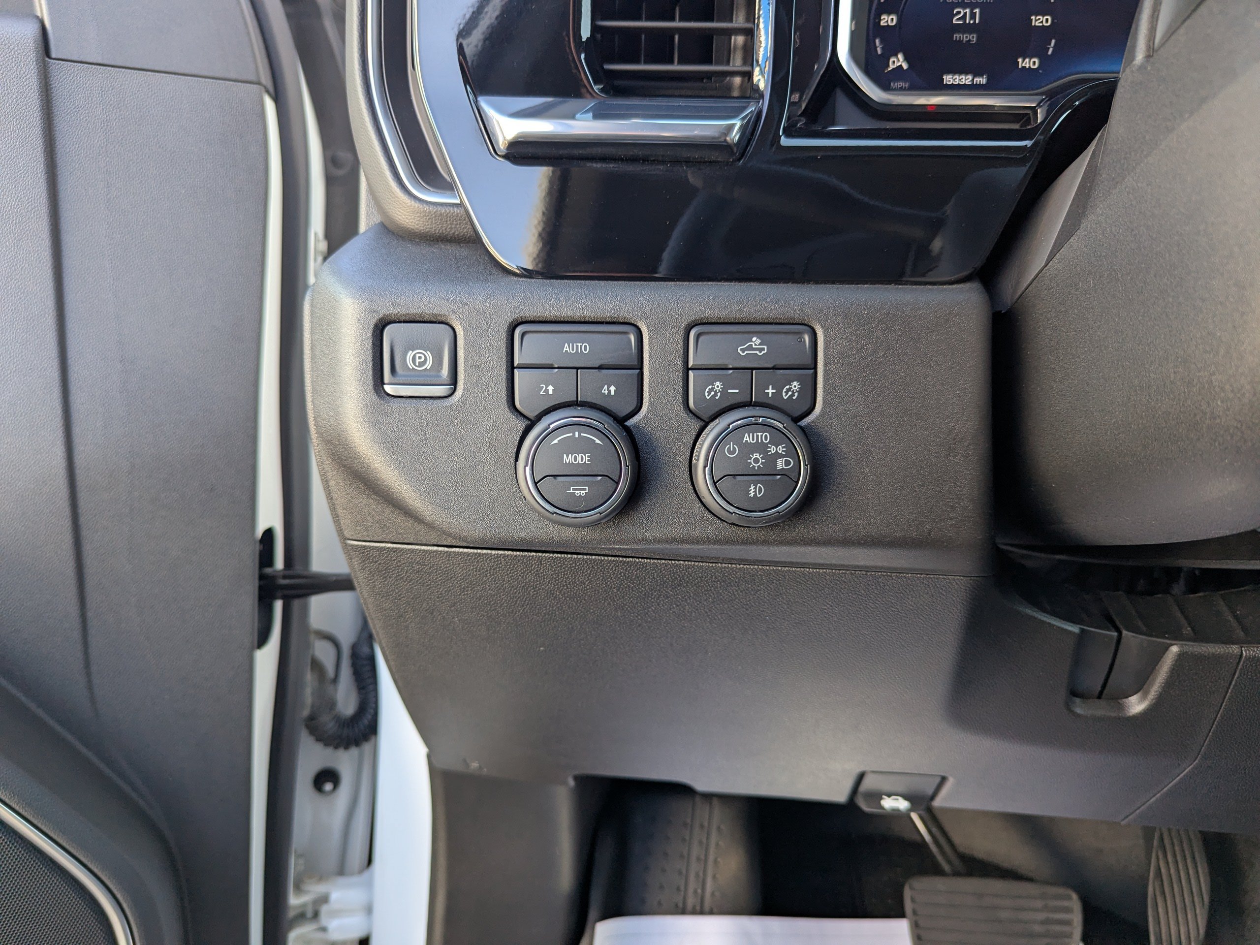 2024 Chevrolet Silverado 1500 RST - Photo 14