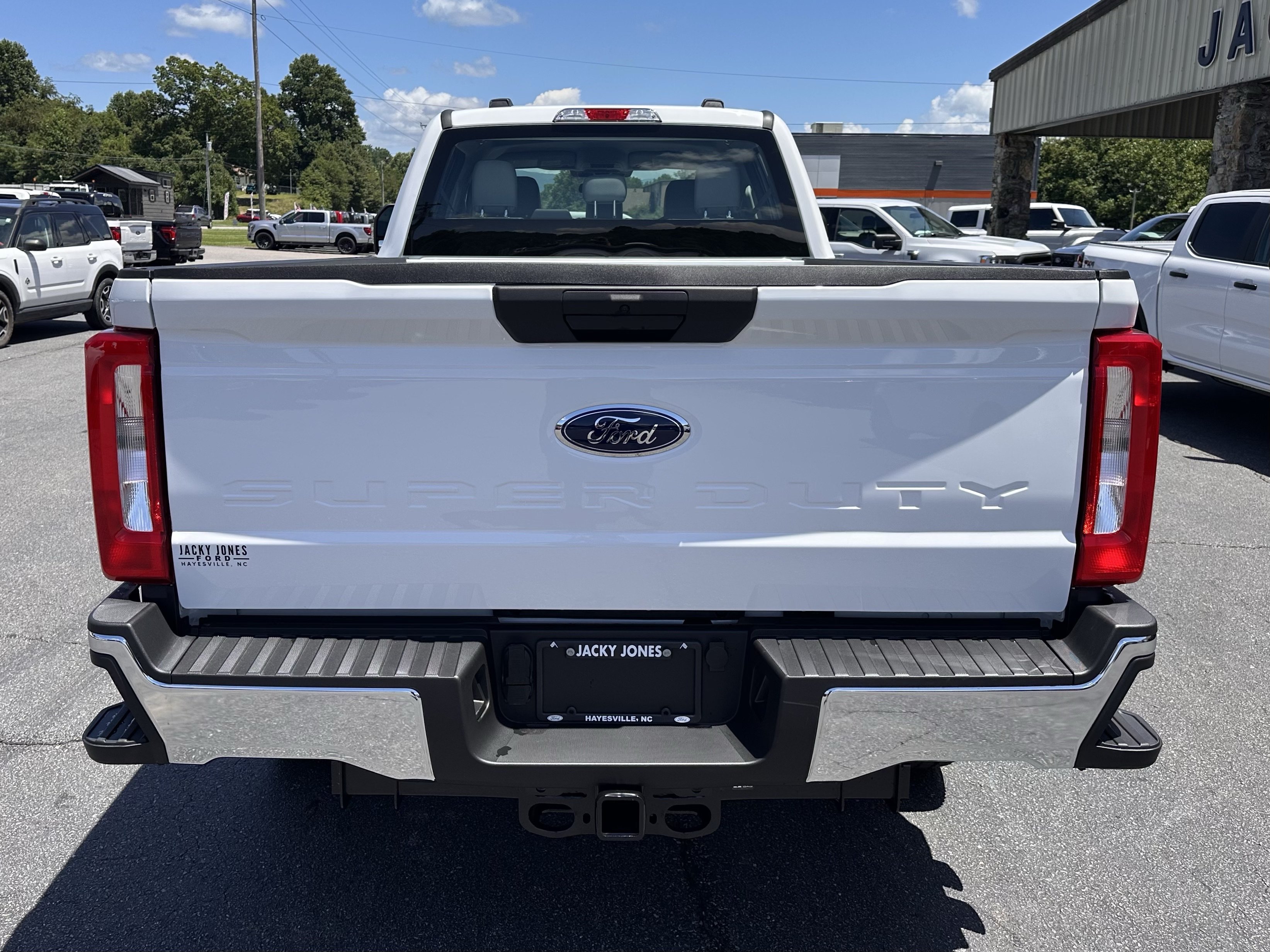 New 2026 Oxford White Ford F-250® XL image 7