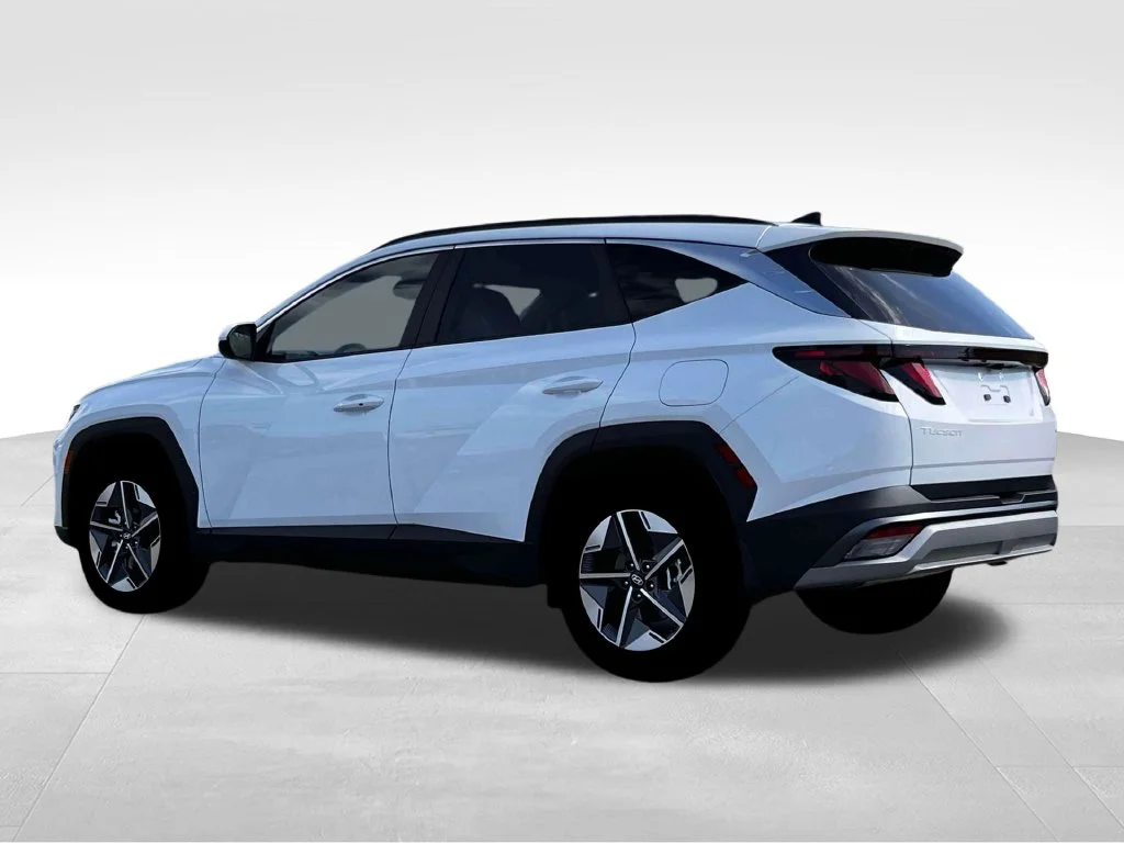 Used 2026 White Hyundai SEL image 4