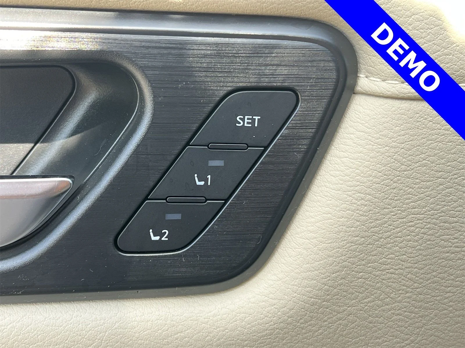 2025 Nissan Armada Platinum Reserve - Photo 22