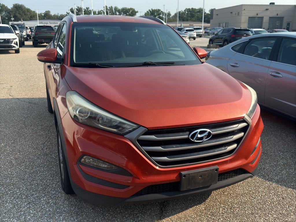 Used 2016 Sedona Sunset Hyundai SE image 2