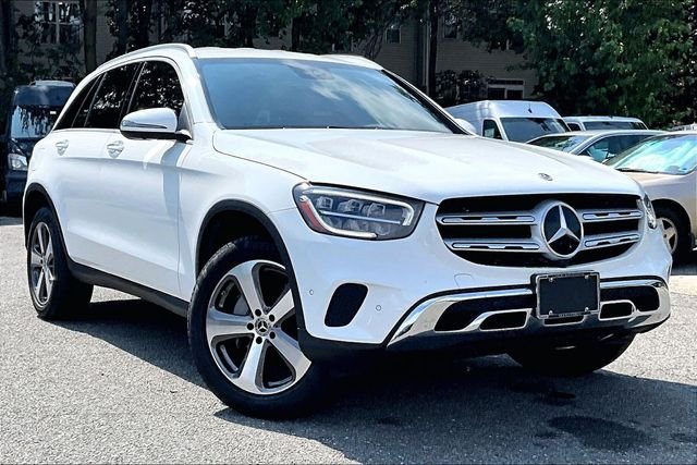Certified Used 2022 White Mercedes-Benz GLC 300 image 1