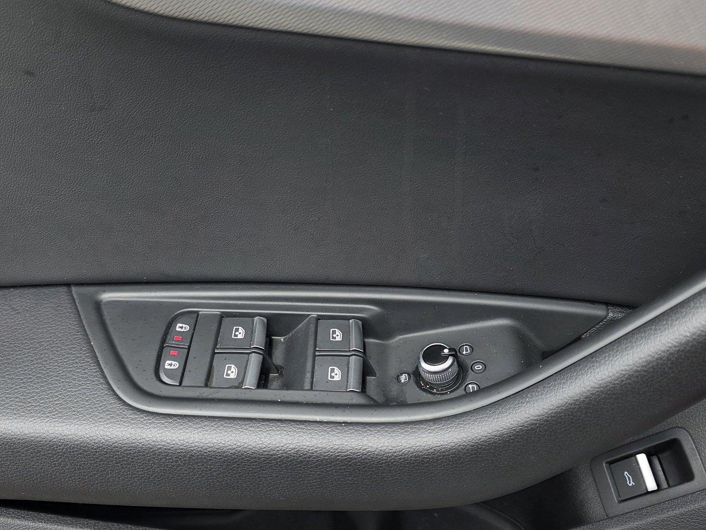 Used 2025  Audi S line Premium image 24