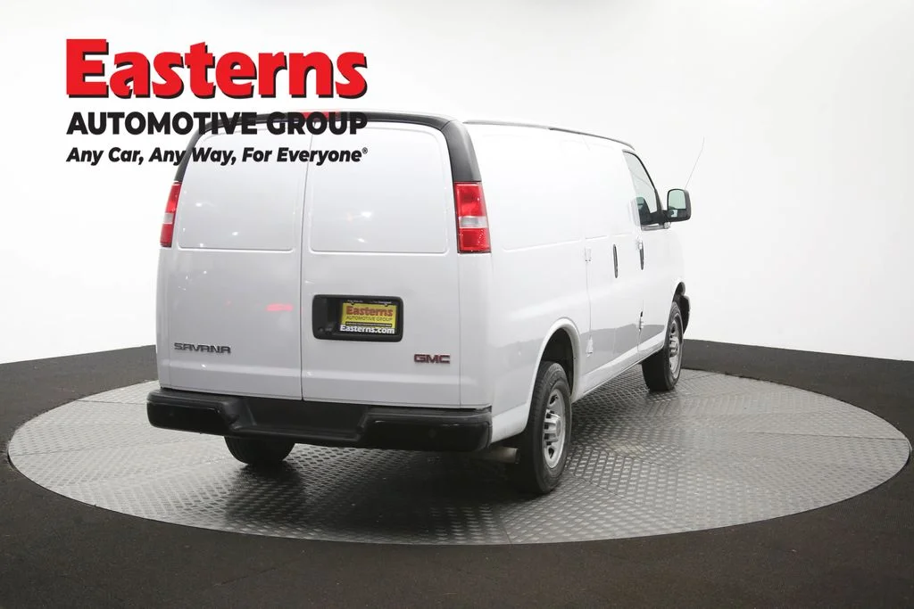 Used 2022 White GMC Work Van image 32