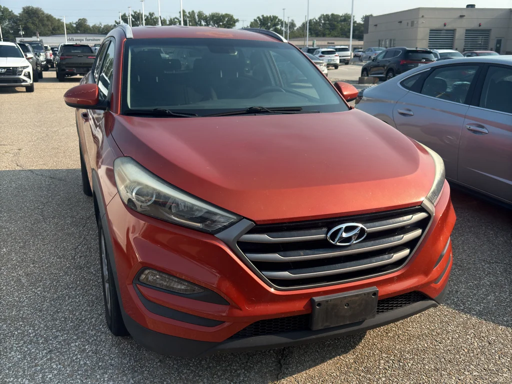 Used 2016 Sedona Sunset Hyundai SE image 2