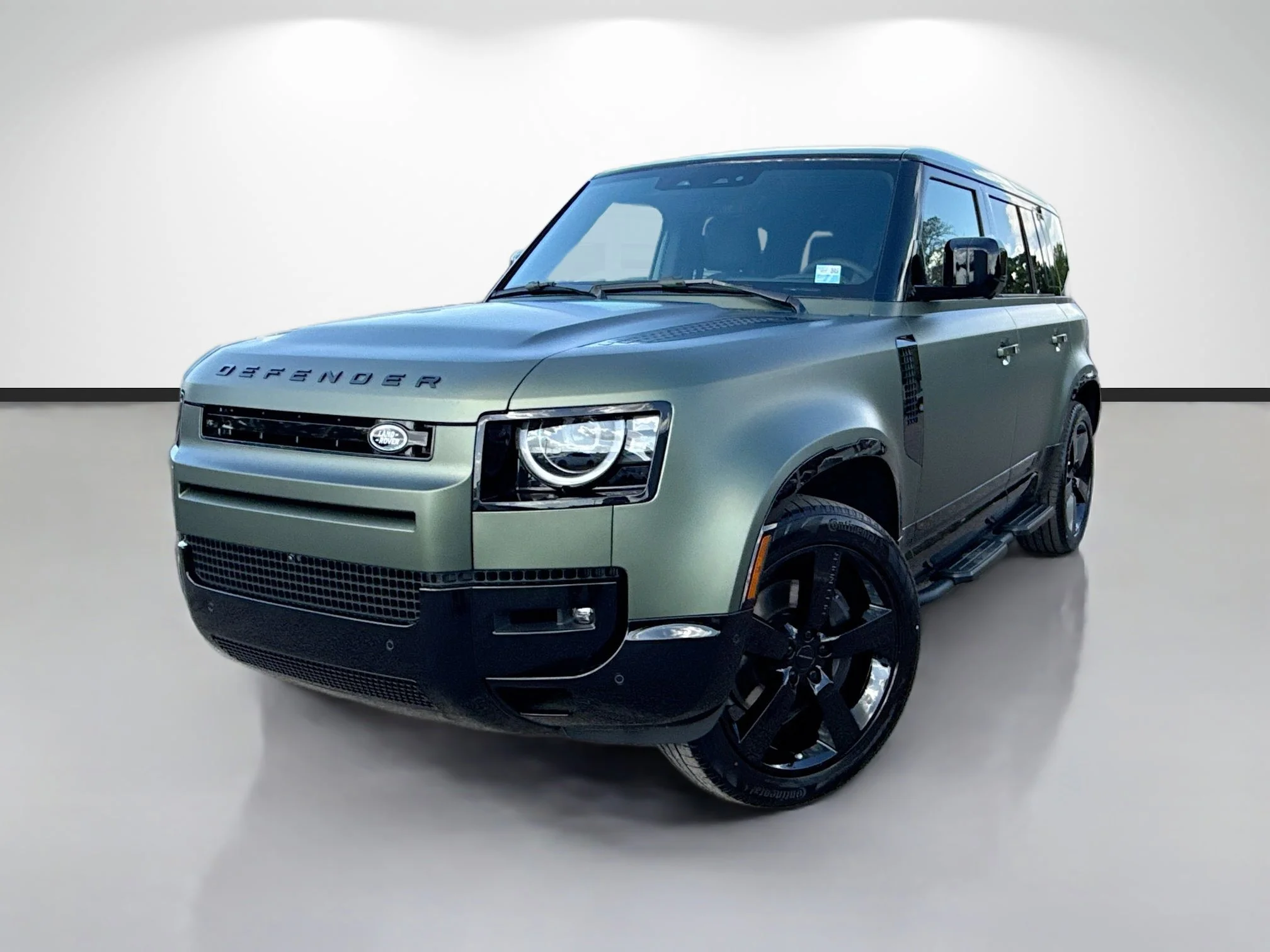 2026 Land Rover Defender 110 X-Dynamic SE P500's photo