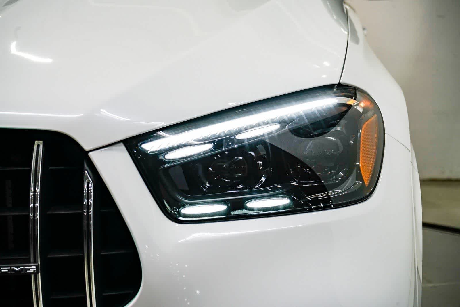 New 2026 MANUFAKTUR Moonlight White Metallic Mercedes-Benz AMG® GLE 63 S image 7