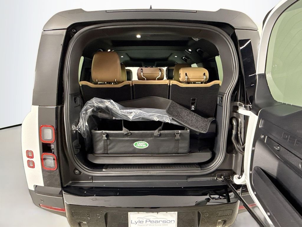 New 2026 Fuji White Land Rover S image 22