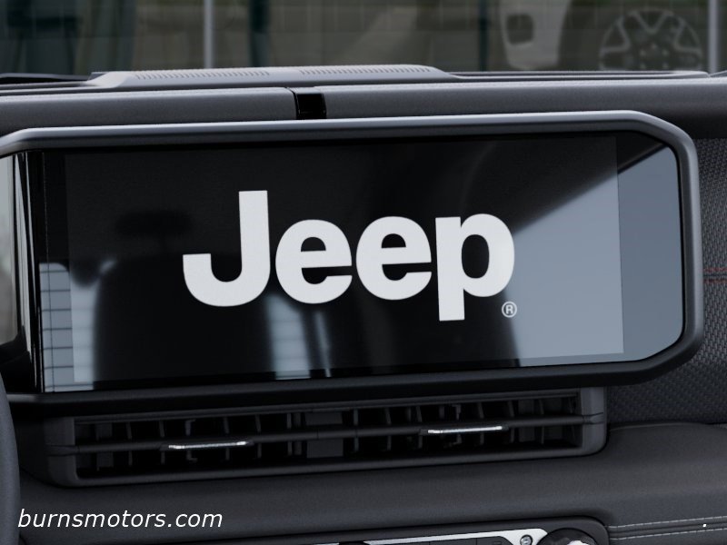 New 2026 Bright White Clear-Coat Exterior Paint Jeep Rubicon 4-Door image 18