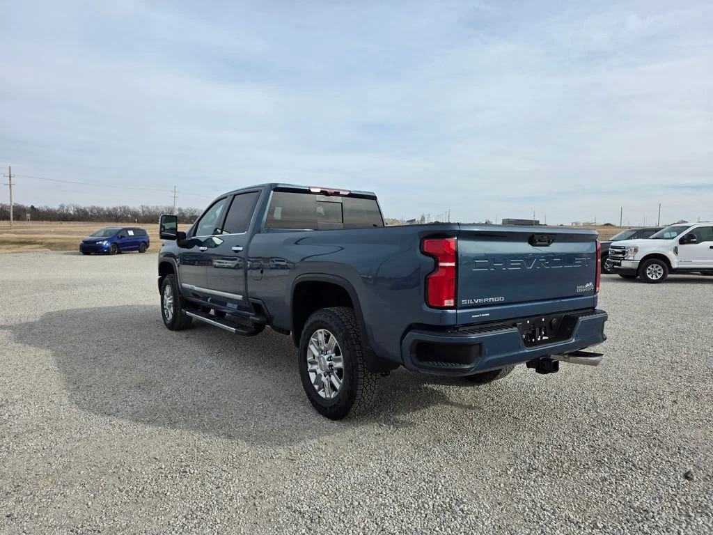 2026 Chevrolet Silverado 3500 HD High Country - Photo 9