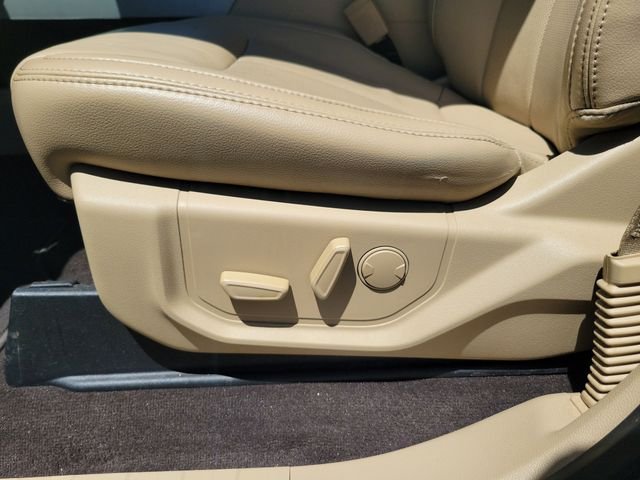 Used 2020 Blue Jeans Metallic Ford Lariat image 15