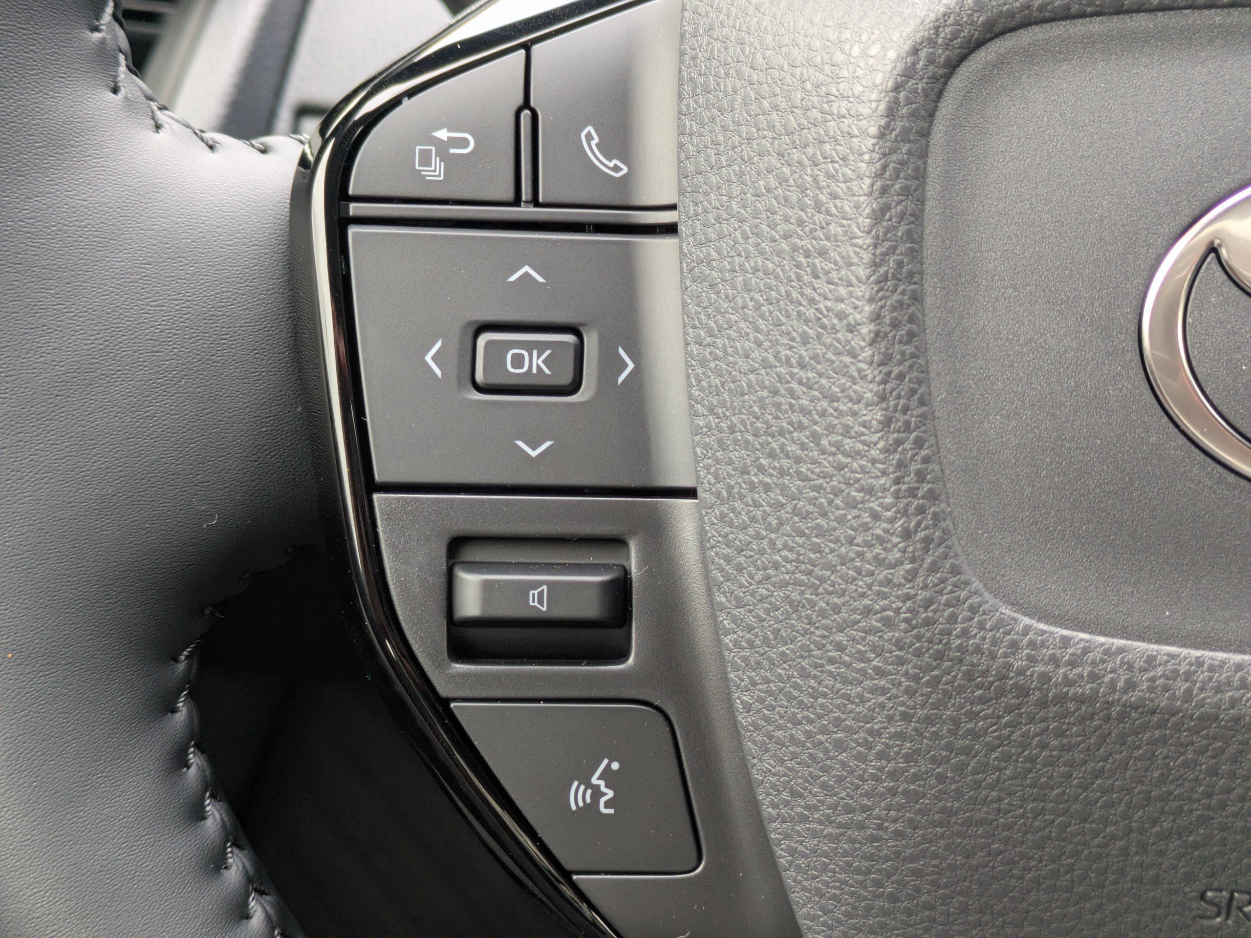 New 2026 Wind Chill Pearl Toyota Nightshade Edition image 26
