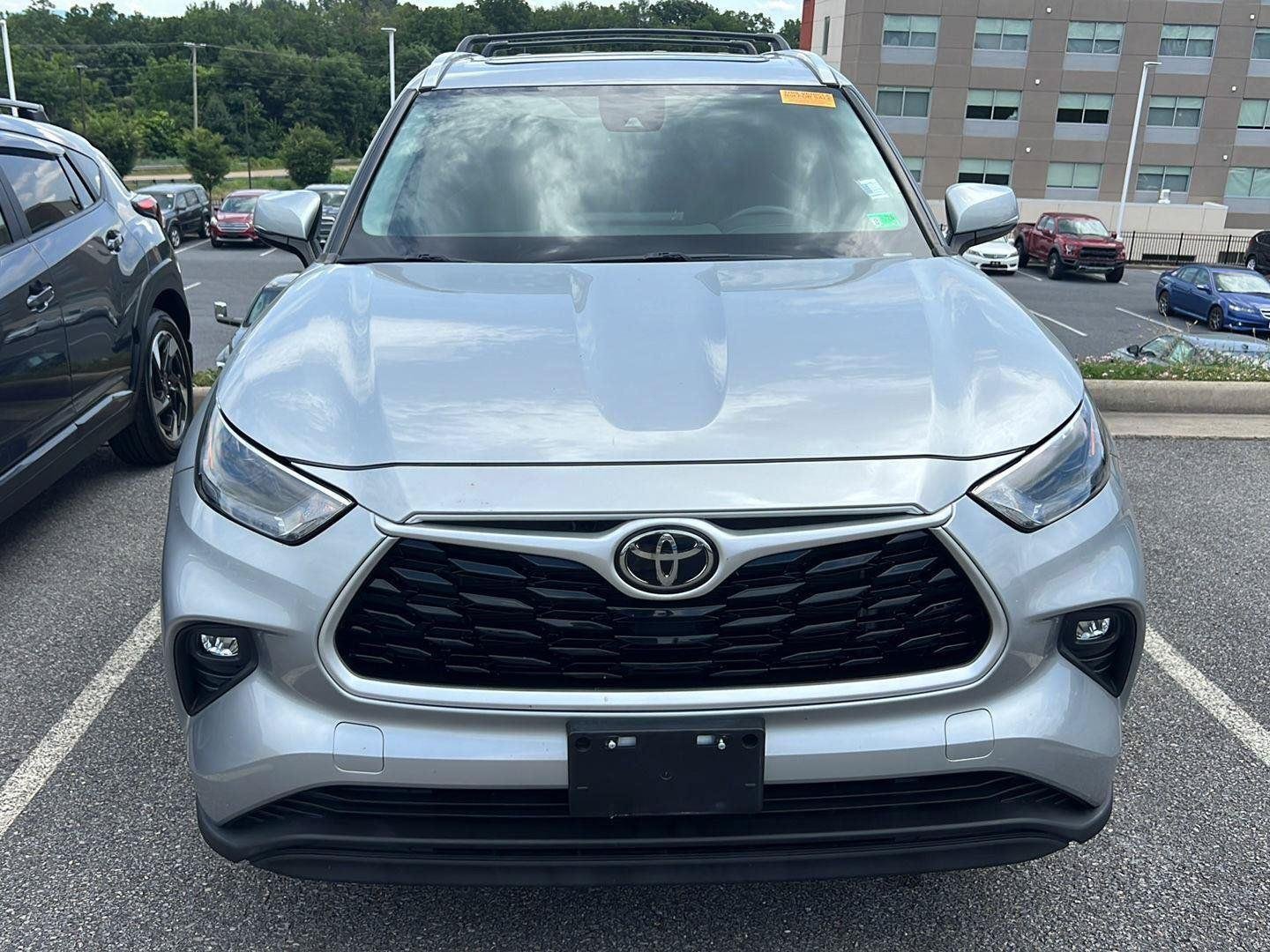 Used 2022 Celestial Silver Metallic Toyota XLE image 7
