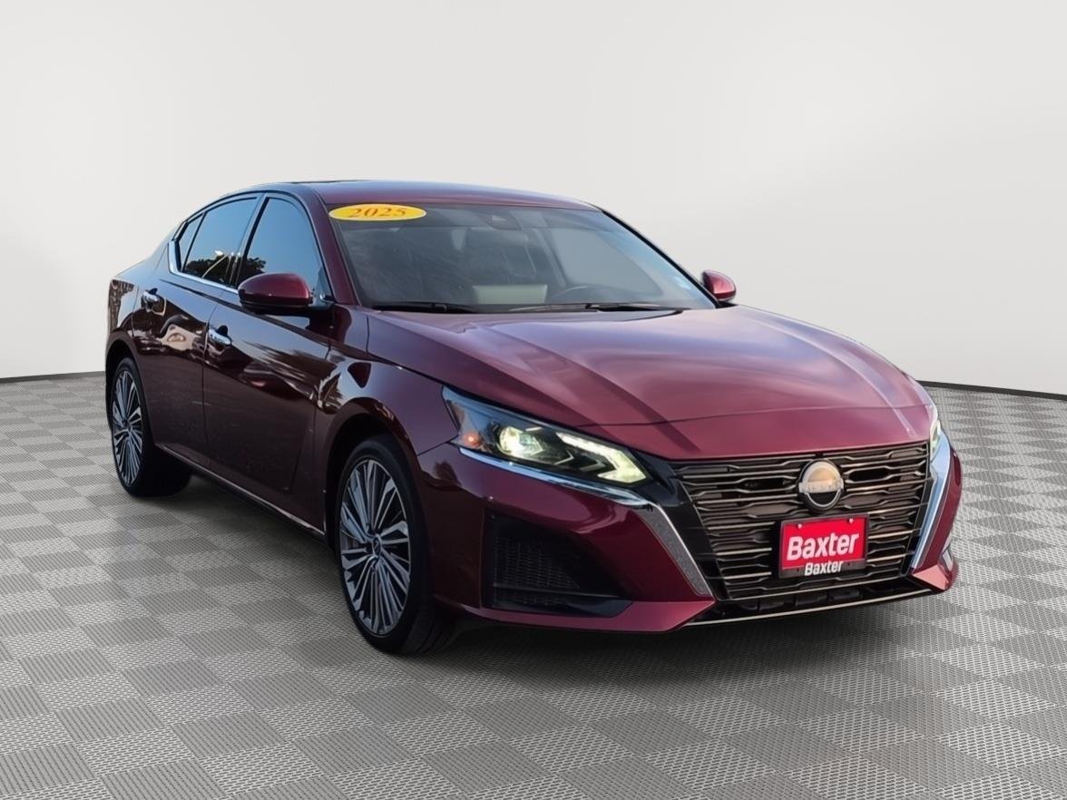 Used 2025 Scarlet Ember Nissan SL image 1