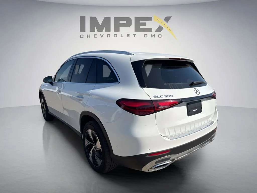 Used 2023 White Mercedes-Benz GLC 300 image 2