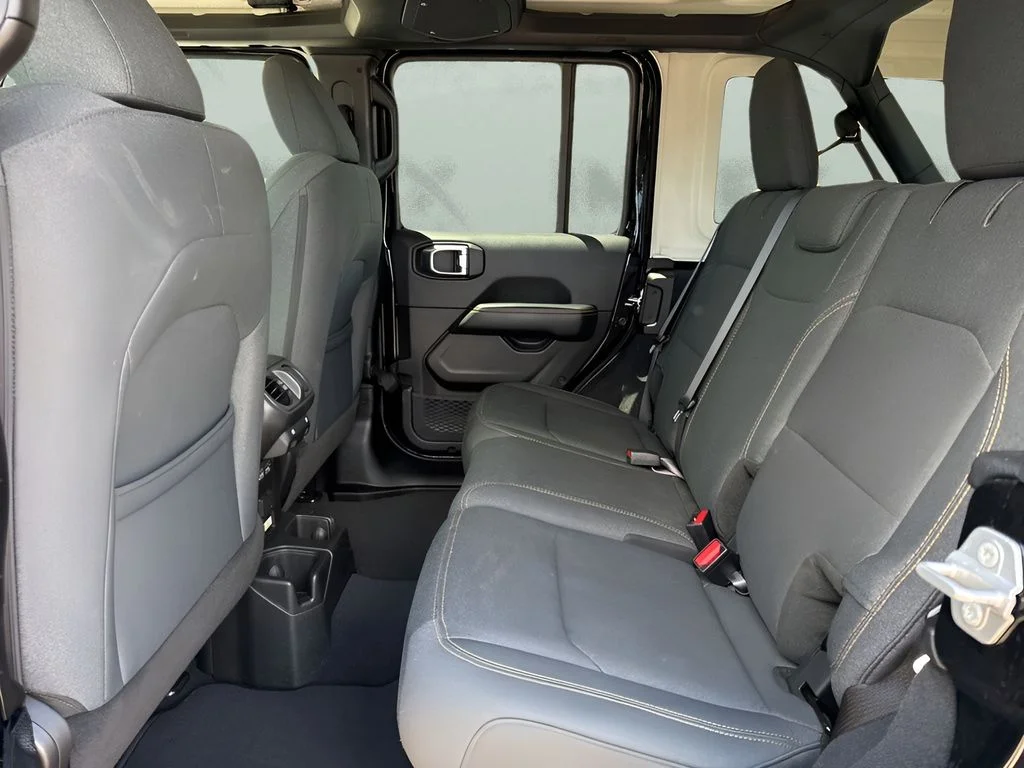Used 2025 Black Jeep Sahara image 29