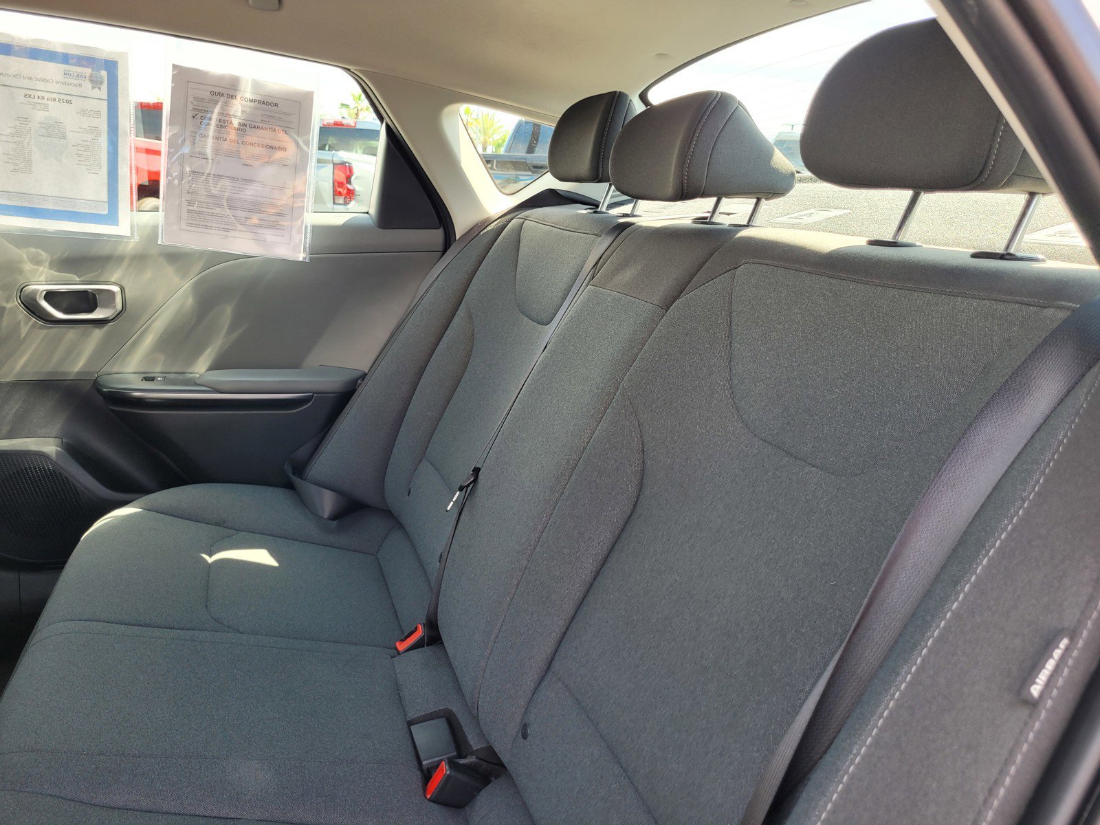 2025 Kia K4 LXS - Photo 12
