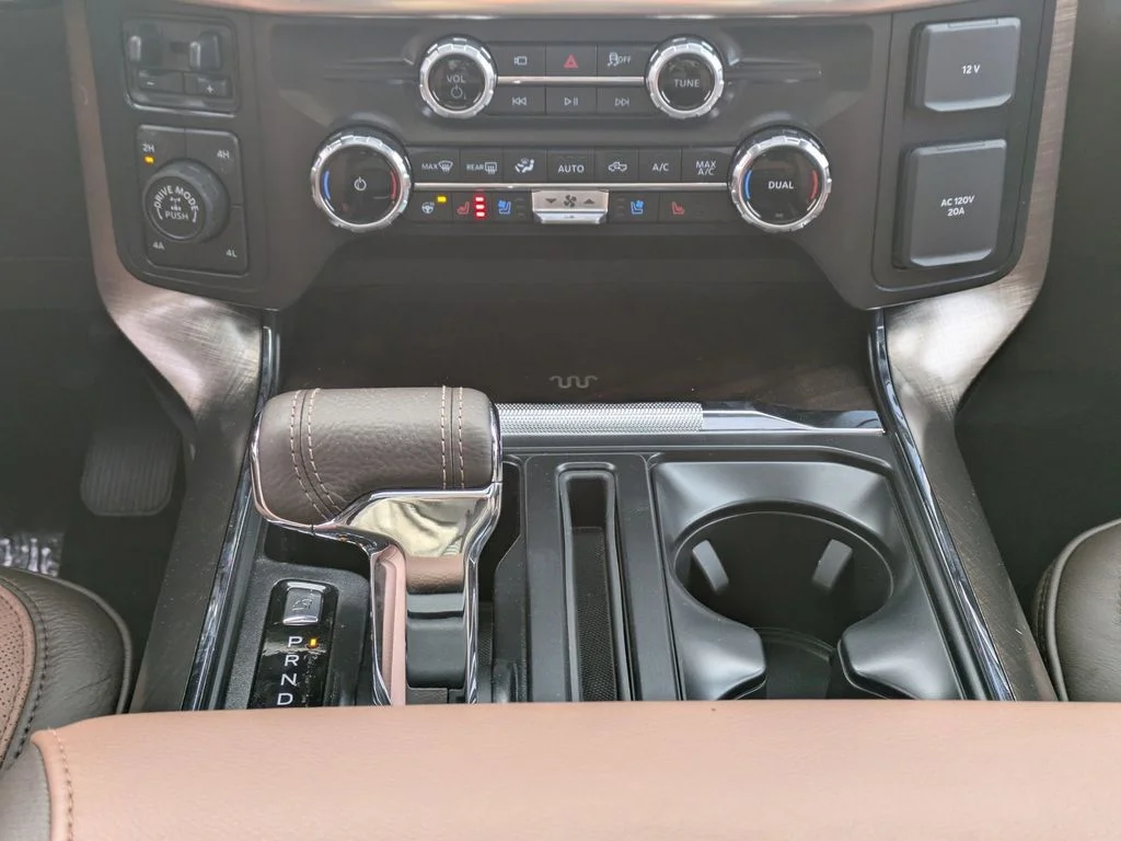 New 2026 Agate Black Metallic Ford King Ranch image 23