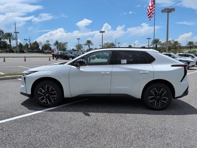 New 2026 Wind Chill Pearl Toyota XLE image 7