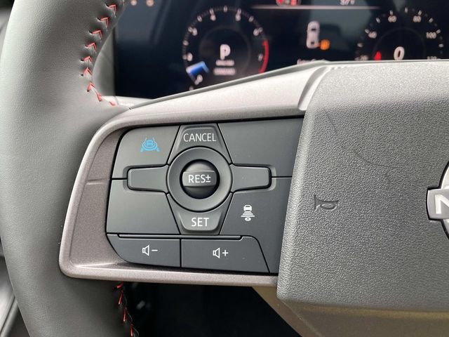 New 2026 Aspen White TriCoat / Super Black Two-tone Nissan SR image 13