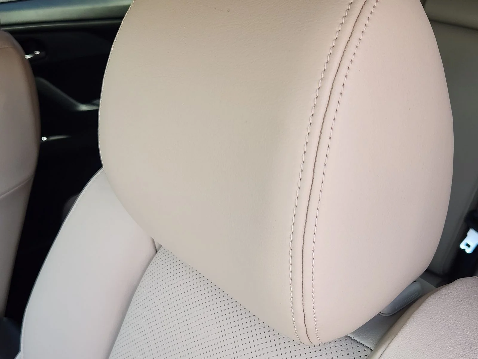 Used 2023 White Mazda Touring Plus image 13